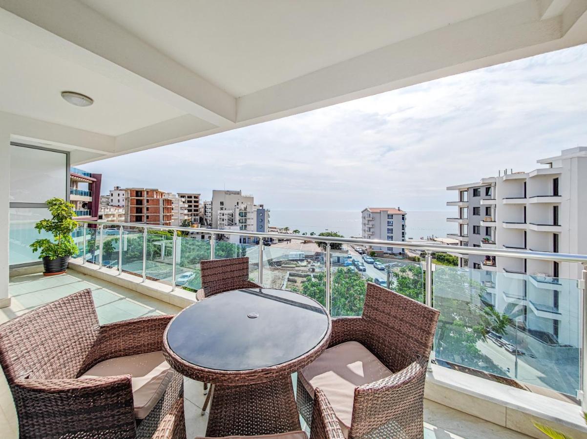 Apartment Plavo Nebo Dobra Voda Bagian luar foto
